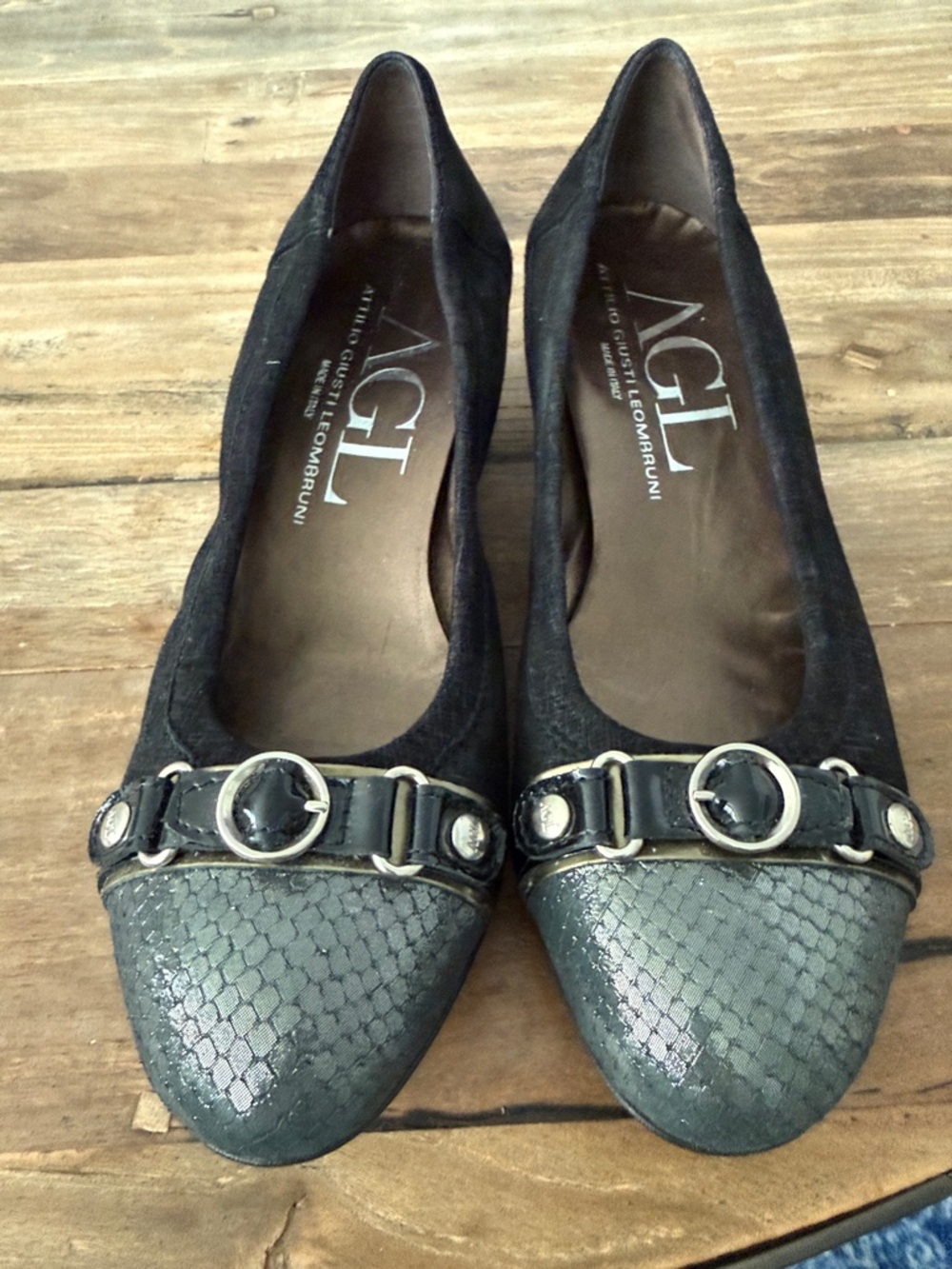 AGL Black and Metallic Gray Pointed Toe Ballet Flats